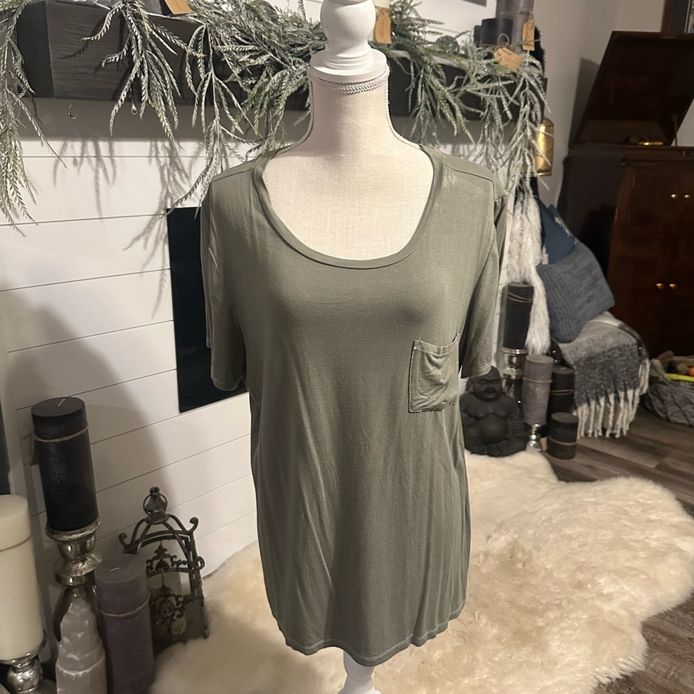 American Eagle Outfitters Sage Green Short Sleeve Tee